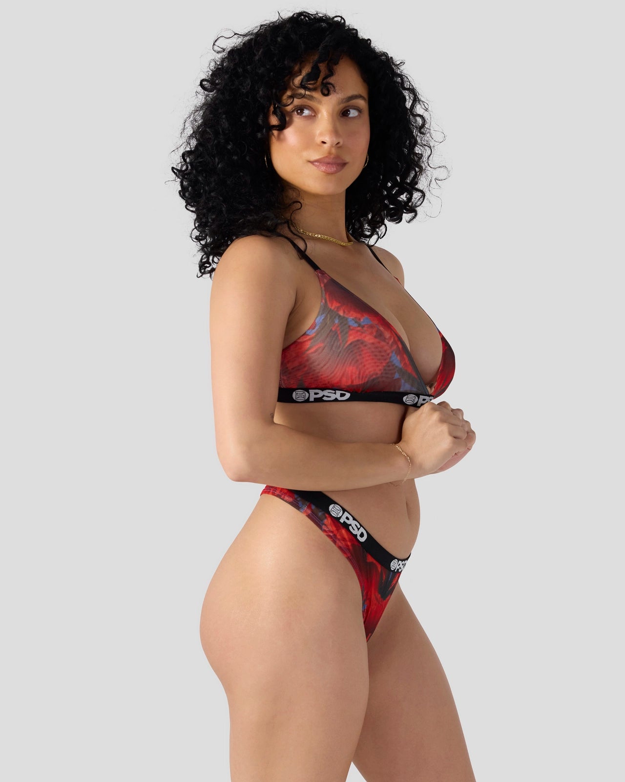 Izabela Guedes - Poppy High - Image 3