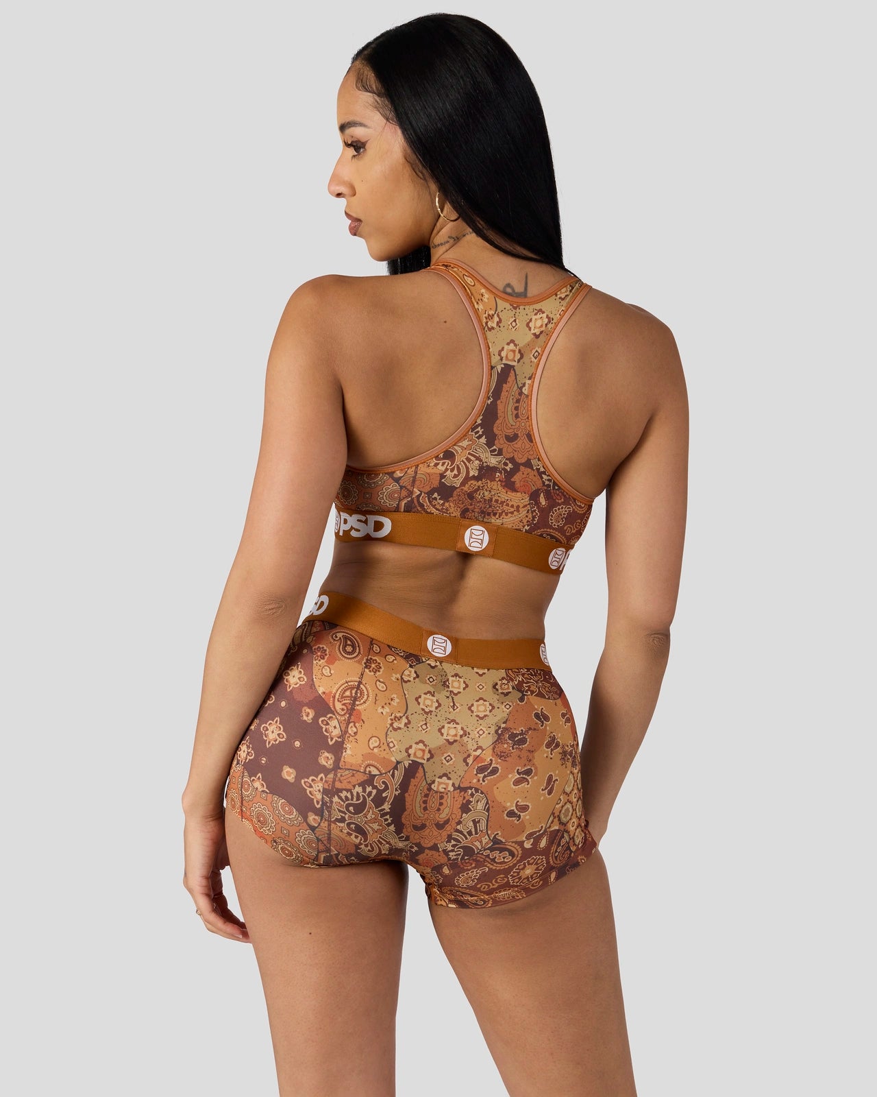 Coco Paisley - Image 4